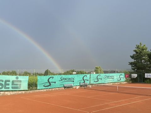 Foto 86 von 208: 9. Bad Vöslauer Thermencup powered by Kosaplaner: Eine tolle Tenniswoche mit vielen spannenden Spielen (vergrößern)