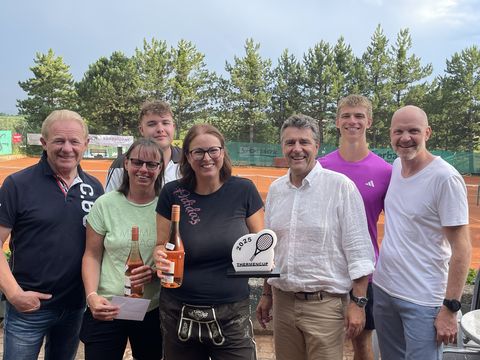 Foto 119 von 208: 9. Bad Vöslauer Thermencup powered by Kosaplaner: Eine tolle Tenniswoche mit vielen spannenden Spielen (vergrößern)