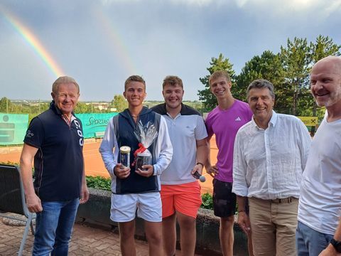 Foto 136 von 208: 9. Bad Vöslauer Thermencup powered by Kosaplaner: Eine tolle Tenniswoche mit vielen spannenden Spielen (vergrößern)