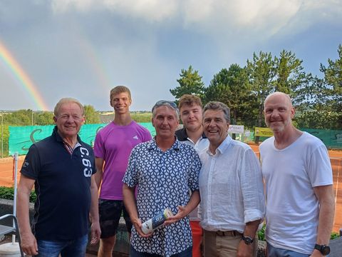 Foto 138 von 208: 9. Bad Vöslauer Thermencup powered by Kosaplaner: Eine tolle Tenniswoche mit vielen spannenden Spielen (vergrößern)