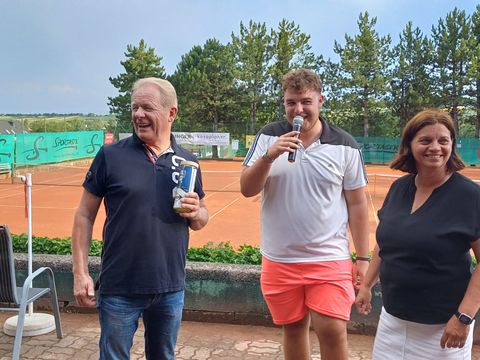 Foto 143 von 208: 9. Bad Vöslauer Thermencup powered by Kosaplaner: Eine tolle Tenniswoche mit vielen spannenden Spielen (vergrößern)