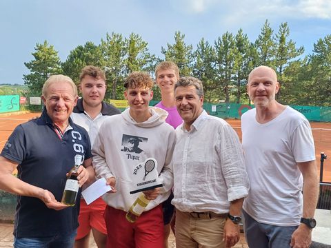 Foto 170 von 208: 9. Bad Vöslauer Thermencup powered by Kosaplaner: Eine tolle Tenniswoche mit vielen spannenden Spielen (vergrößern)