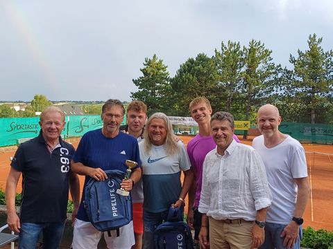 Foto 171 von 208: 9. Bad Vöslauer Thermencup powered by Kosaplaner: Eine tolle Tenniswoche mit vielen spannenden Spielen (vergrößern)