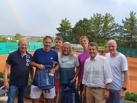 Foto 173 von 208: 9. Bad Vöslauer Thermencup powered by Kosaplaner: Eine tolle Tenniswoche mit vielen spannenden Spielen (vergrößern)