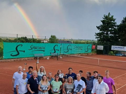 Foto 191 von 208: 9. Bad Vöslauer Thermencup powered by Kosaplaner: Eine tolle Tenniswoche mit vielen spannenden Spielen (vergrößern)