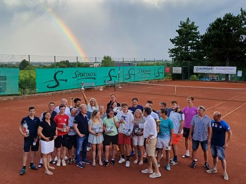 Foto 203 von 208: 9. Bad Vöslauer Thermencup powered by Kosaplaner: Eine tolle Tenniswoche mit vielen spannenden Spielen (vergrößern)