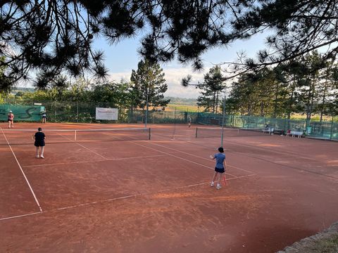 Foto 38 von 313: 10. Bad Vöslauer Thermencup 2026: Eine Woche voller Tennis auf höchstem Niveau (vergrößern)