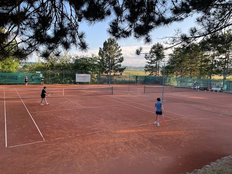 Foto 39 von 313: 10. Bad Vöslauer Thermencup 2026: Eine Woche voller Tennis auf höchstem Niveau (vergrößern)