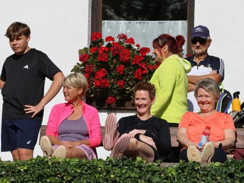 Foto 4 von 114: Gelungenes Saisonabschlussturnier – eine erfolgreiche Tennissaison 2026 geht zu Ende. (vergrößern)