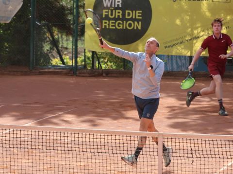 Foto 75 von 114: Gelungenes Saisonabschlussturnier – eine erfolgreiche Tennissaison 2026 geht zu Ende. (vergrößern)