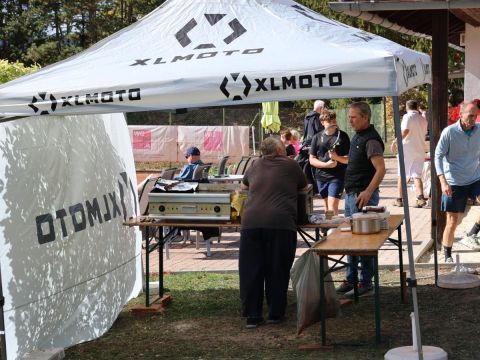 Foto 107 von 114: Gelungenes Saisonabschlussturnier – eine erfolgreiche Tennissaison 2026 geht zu Ende. (vergrößern)