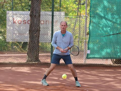 Foto 110 von 114: Gelungenes Saisonabschlussturnier – eine erfolgreiche Tennissaison 2026 geht zu Ende. (vergrößern)